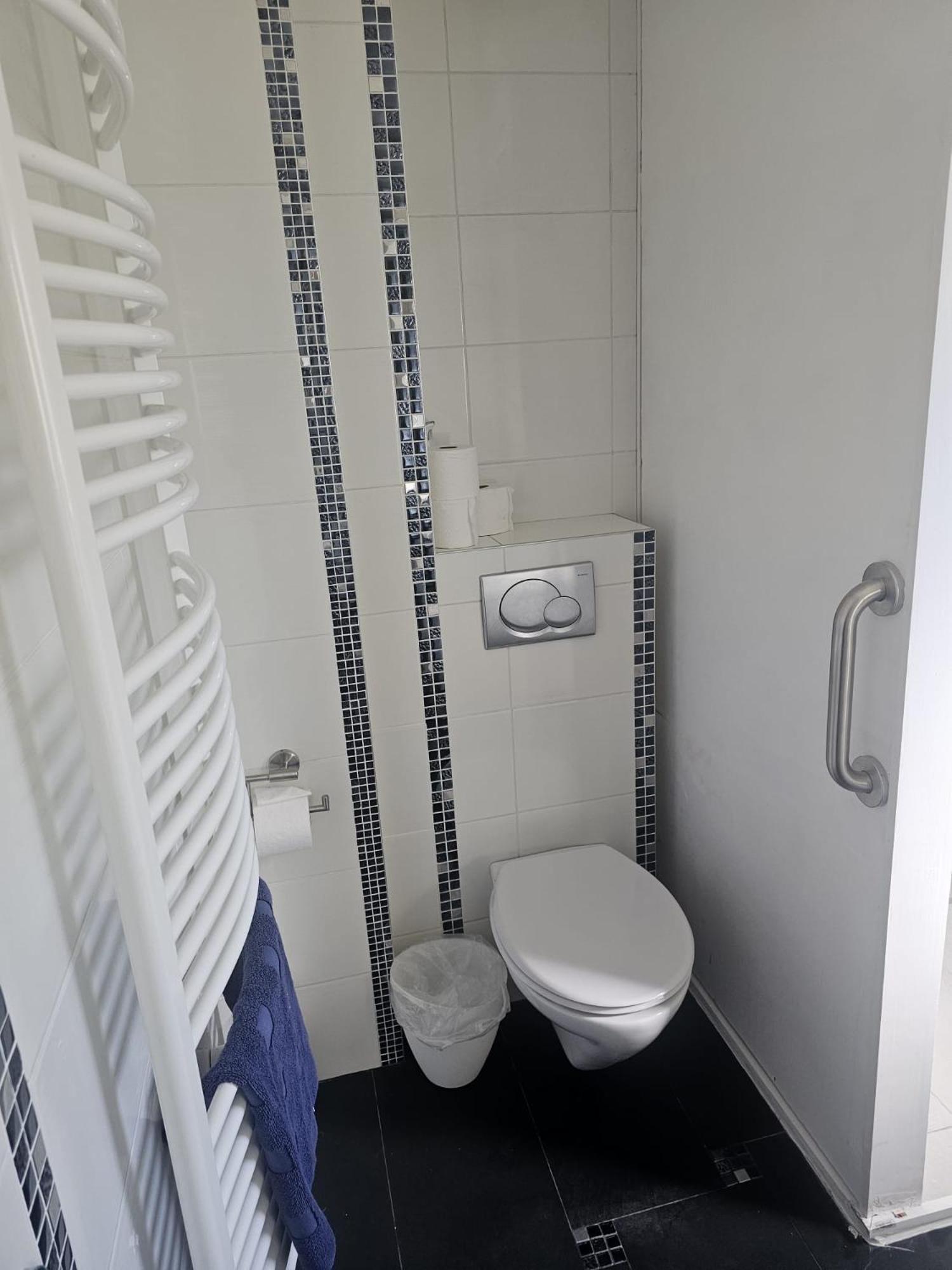 Schoene Vollmoeblierte Wohnungen In Kassel - Forstfeld Esterno foto